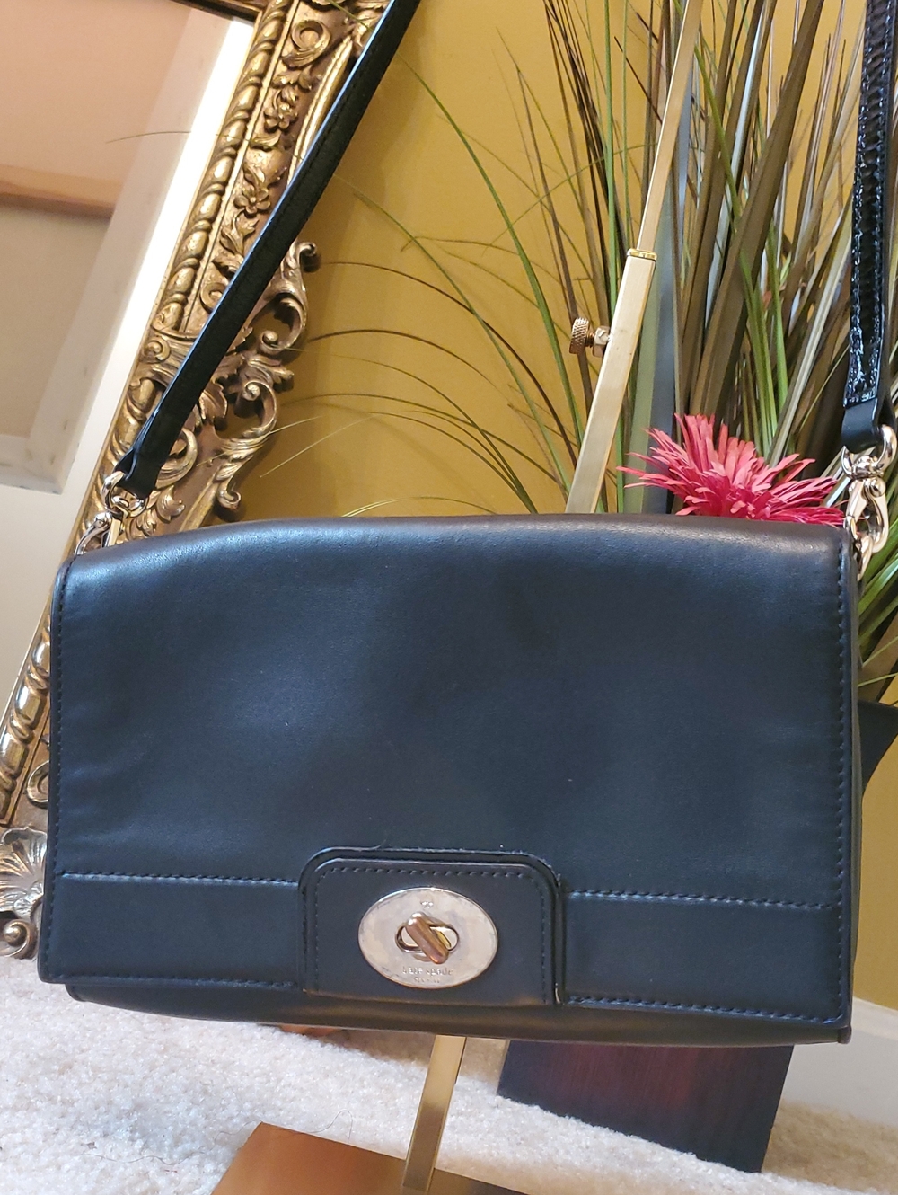 kate spade Hampton Road Juliana turnlock clutch With Detachable Shoulder Strap
